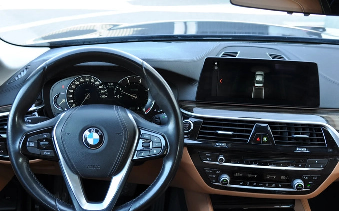 BMW Seria 5 cena 111500 przebieg: 157716, rok produkcji 2017 z Obrzycko małe 407